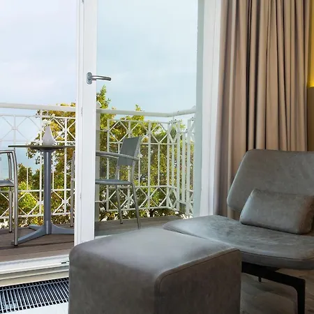 Am & Hotel 4*