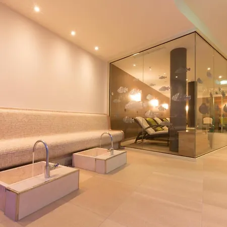 Hotel Am & 4*